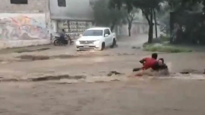 Un fuerte temporal azotó a Catamarca y provocó graves inundaciones | Información General