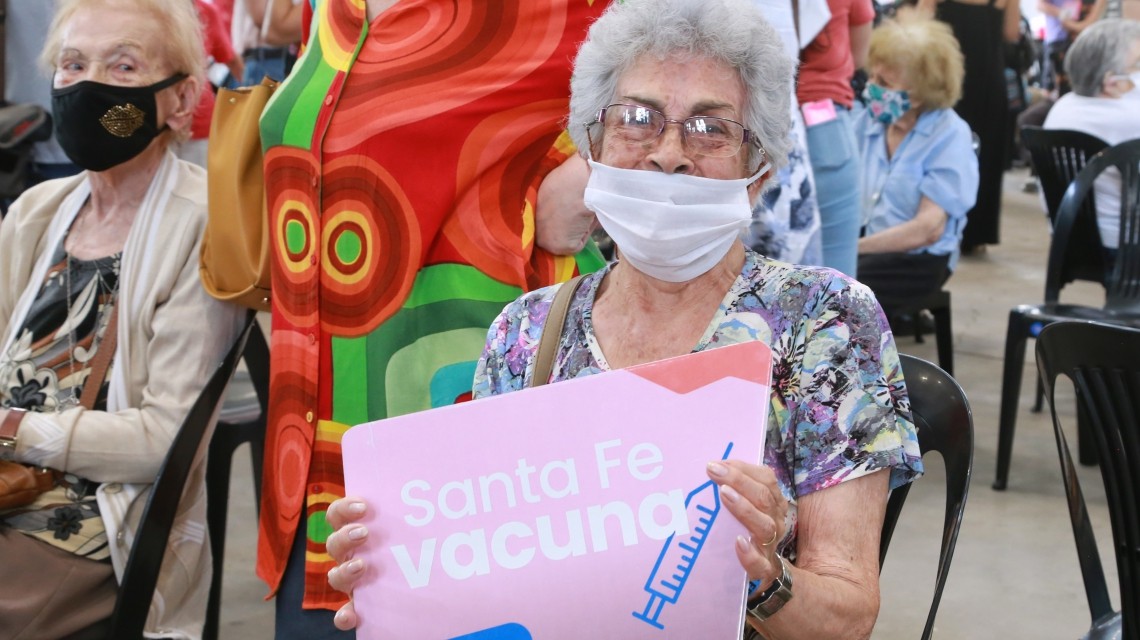 Retoman la vacunación a adultos mayores en la provincia | Rosario y la región