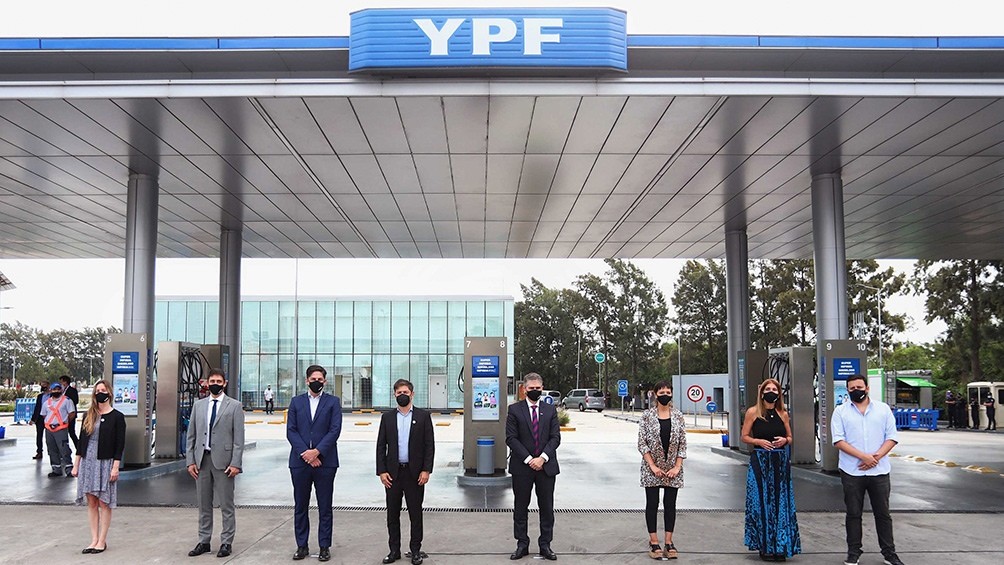 Personal educativo de todo el país podrá acceder a un descuento del 15% en YPF | Servicios