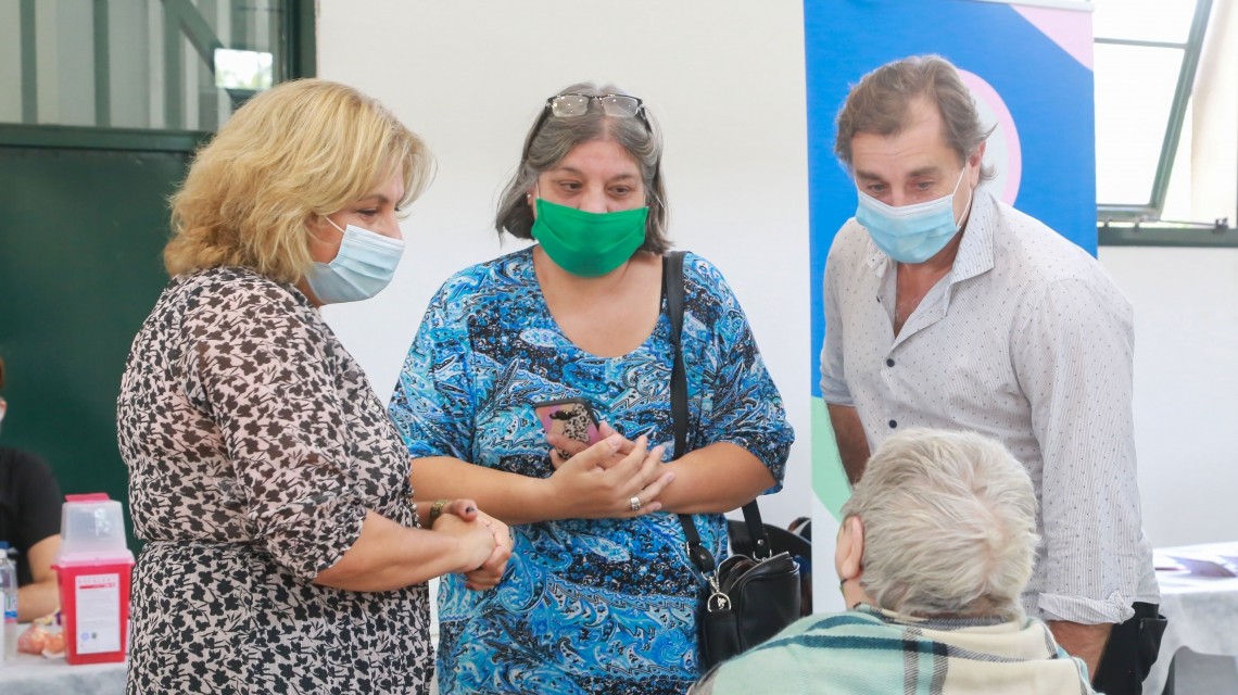 Martorano: "Ya hemos vacunado prácticamente el 90% del personal de salud" | Rosario y la región