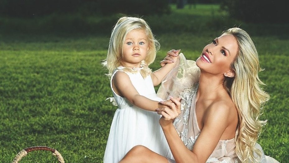 Bronca en las redes por las fotos de Luciana Salazar con su empleada doméstica en el supermercado | Espectáculos