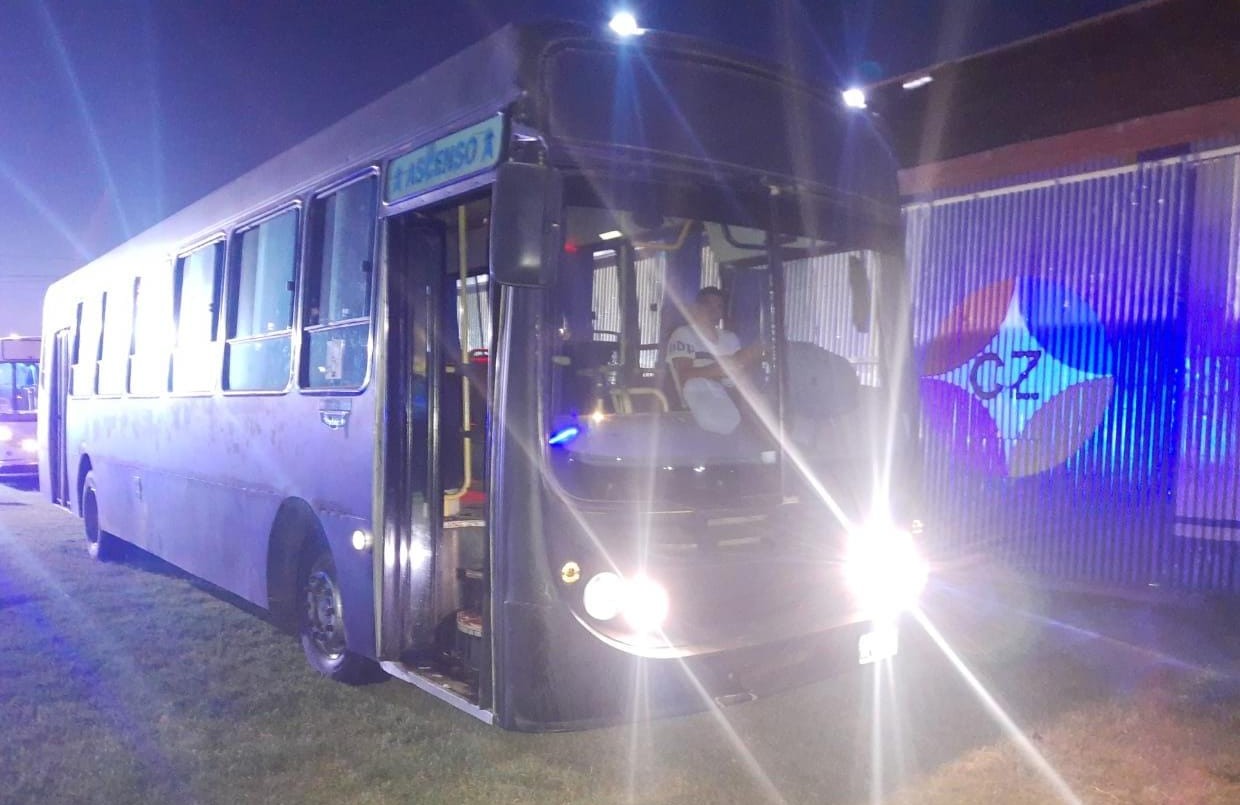 Desbaratan fiesta clandestiana en Zaballa: demoran 167 personas, más de 40 eran menores | Rosario y la región