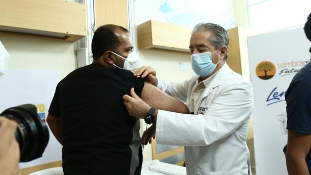 Nuevo escándalo por una "vacunación VIP" contra el Covid-19 en Ecuador | Internacionales