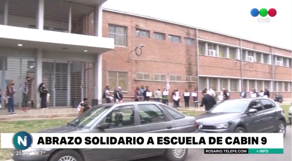 Abrazo solidario en escuelas de Cabín 9: piden mayor seguridad | Rosario y la región