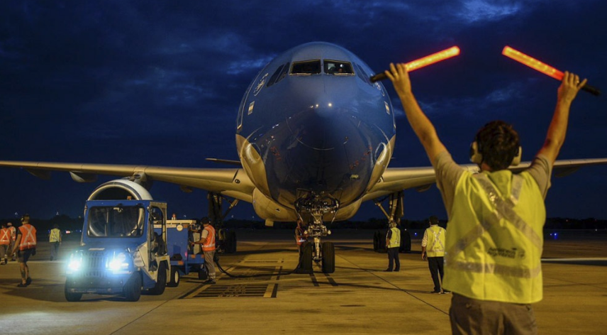 Vuela hacia Argentina el avión de Aerolíneas que trae un nuevo cargamento de vacunas | Información General