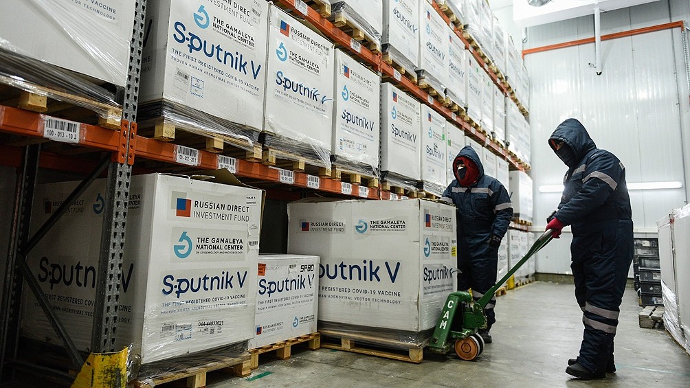 Dos farmacéuticas se asocian para suministrar 200 millones de dosis de la vacuna Sputnik V | Internacionales