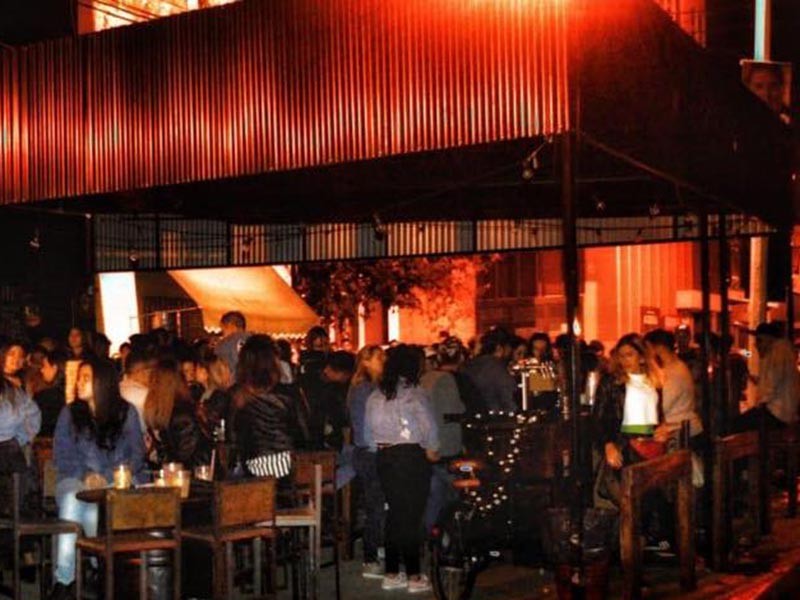 Clausuraron un bar tras incumplimiento de medidas y agresión a inspectores | Rosario y la región