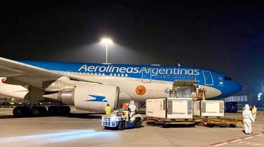 Llegó a Moscú un nuevo vuelo de Aerolíneas Argentinas para buscar más vacunas | Información General