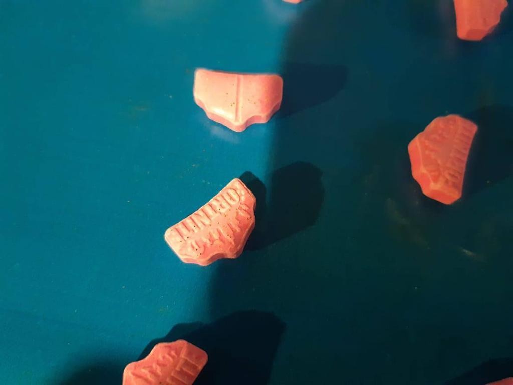 Dos dealers detenidos con cocaína y éxtasis en Retiro y Microcentro | Información General