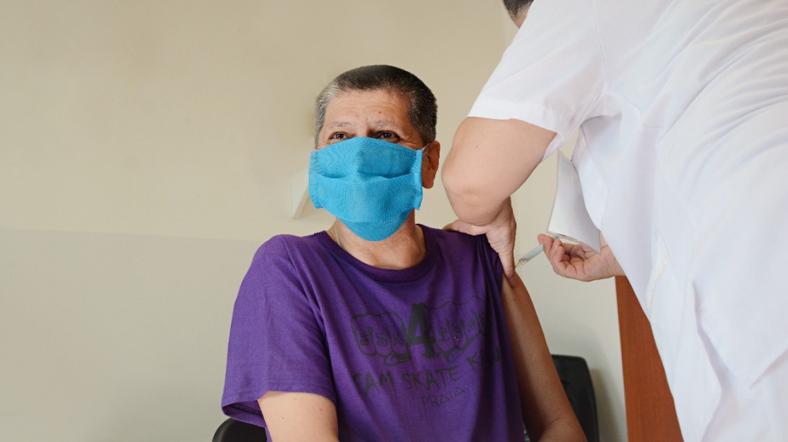 Comenzaron a vacunar a personas con discapacidad alojadas en instituciones cerradas | Rosario y la región