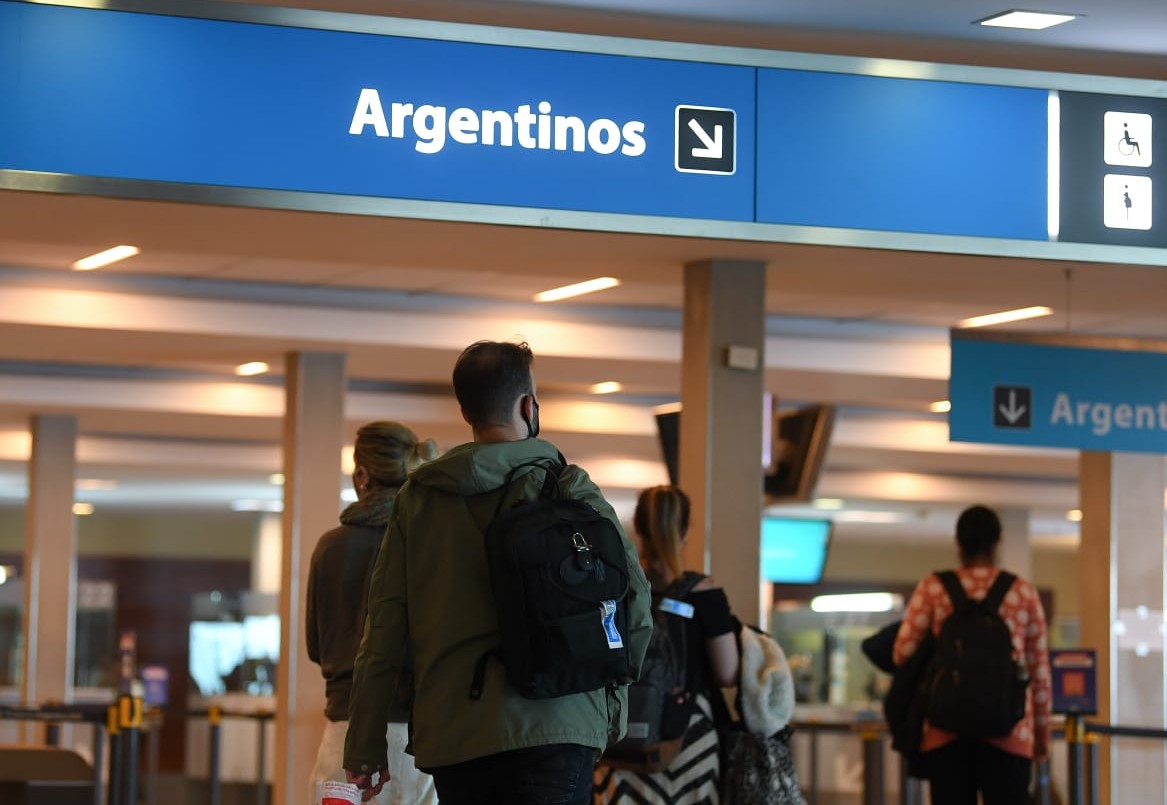 Intensifican testeos a los pasajeros provenientes de Brasil, México y Chile | Información General