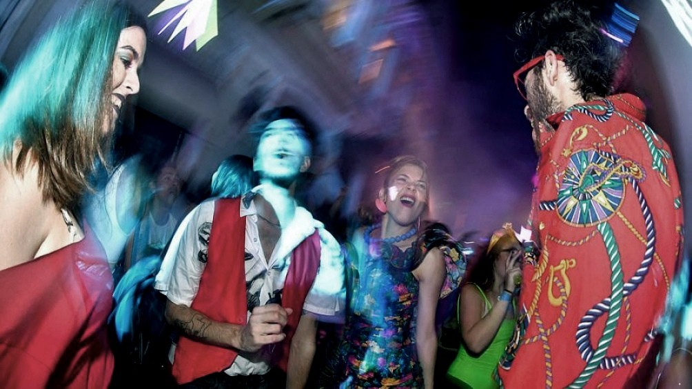 Joven está grave tras recibir un fierrazo en la cabeza en una fiesta clandestina | Rosario y la región