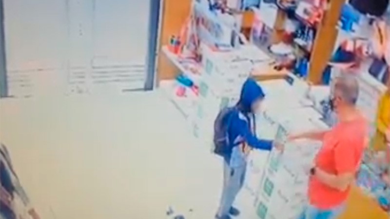 Un nene pidió un lápiz para ir a la escuela y le regalaron muchos útiles | Tecnología