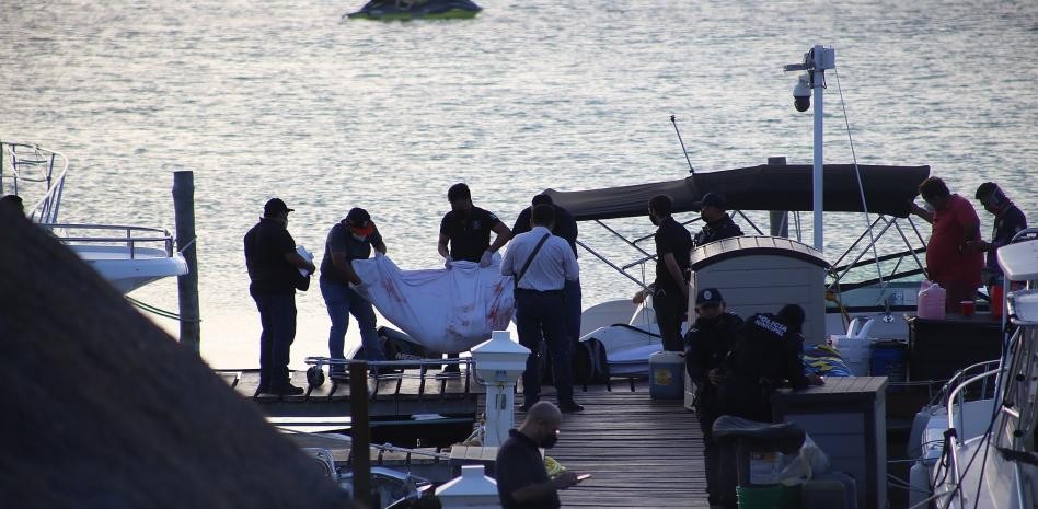 Video: cayó una avioneta al mar mientras anunciaba por sorpresa el sexo de un bebé | Internacionales