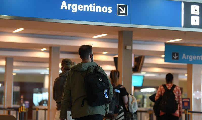 El Gobierno evalúa traer a argentinos varados en el exterior en forma escalonada | Información General