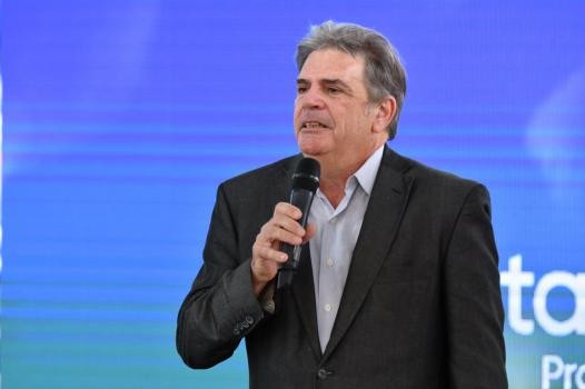 Llonch aclaró que "el Ministerio de Cultura no confecciona listas para vacunarse" | Rosario y la región