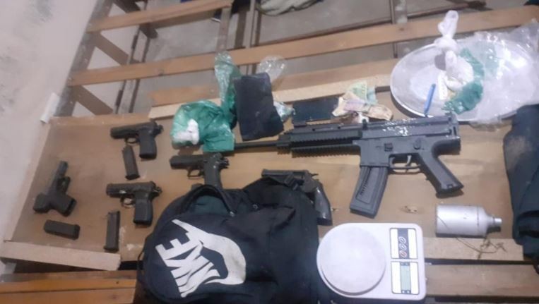 Mantuvieron cautiva a una pareja y los amenazaron con quedarse con su casa para vender droga | Información General