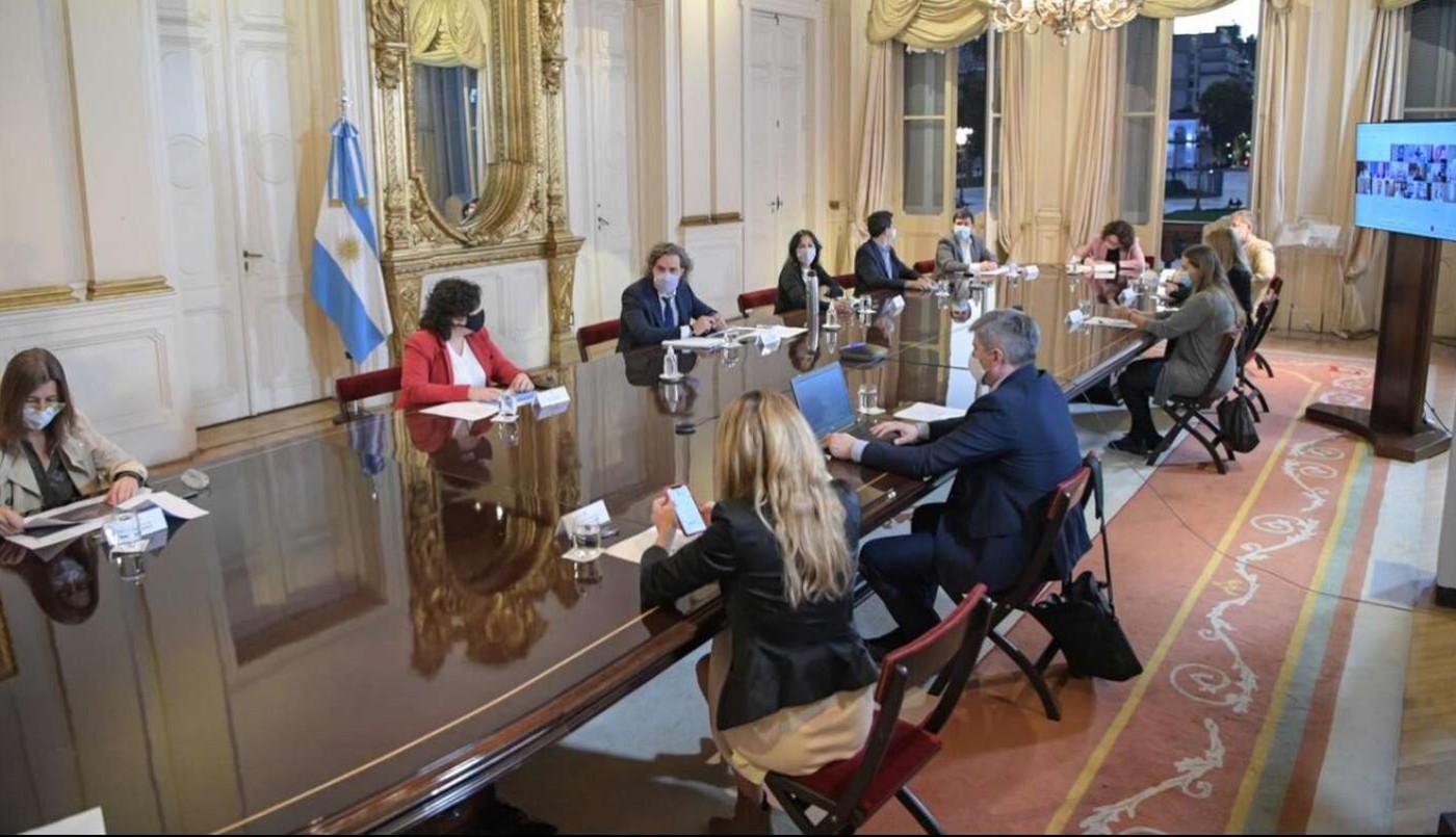Santiago Cafiero convocó una reunión de urgencia con el Gabinete por la suba de casos | Información General