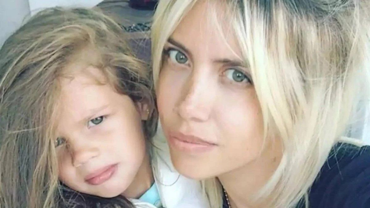 Wanda Nara le tiñó el pelo a su hija Francesca de fucsia y le pegaron duro en las redes sociales | Espectáculos