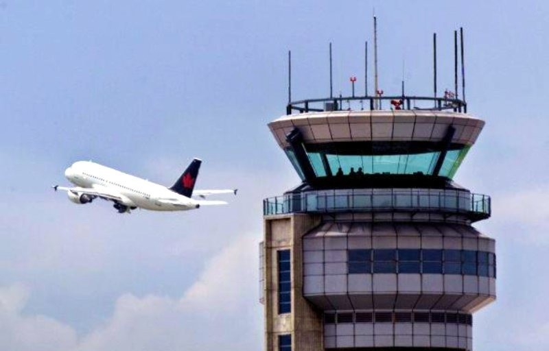 Trabajadores aéreos exigen medidas de cuidado y reconocimiento económico | Información General