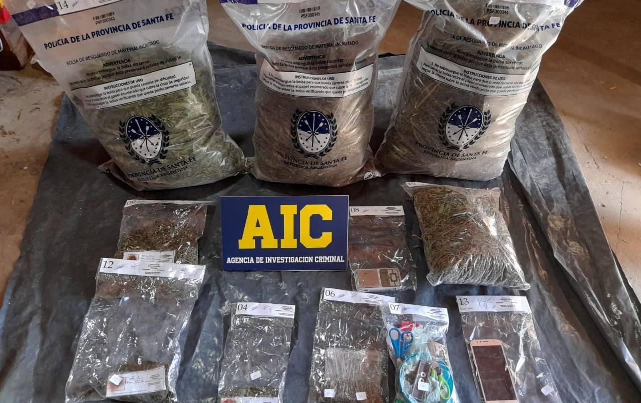 Desmantelaron  una "pyme" de cannabis en un domicilio del norte de Rosario | Rosario y la región