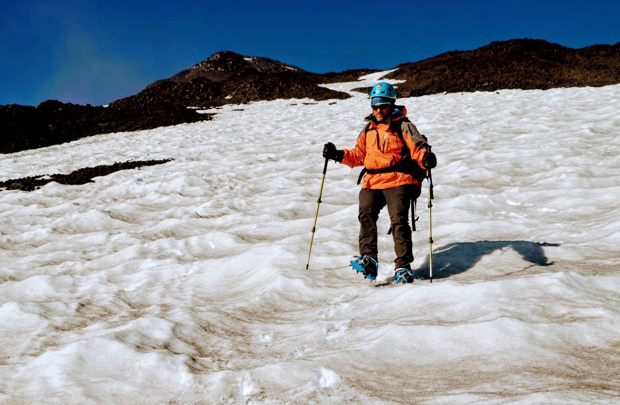 El docente que escala montañas desde que se recuperó de un infarto | Información General