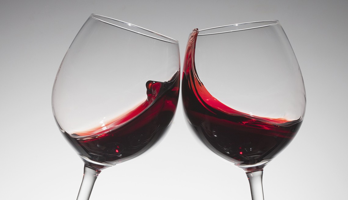 Un ácido que se encuentra en el vino podría funcionar como terapia antiCovid | Información General