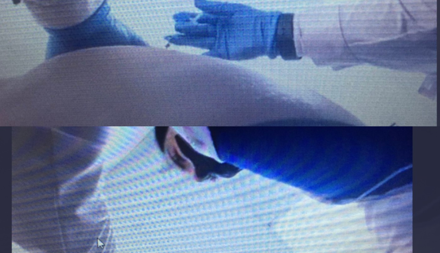 En plena sesión judicial, la acusada apareció en cámara vacunando a una persona | Internacionales