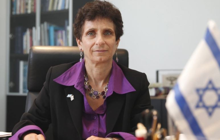 Israel estudia la chance de que la Argentina participe en la Fase 3 de la creación de su vacuna | Información General