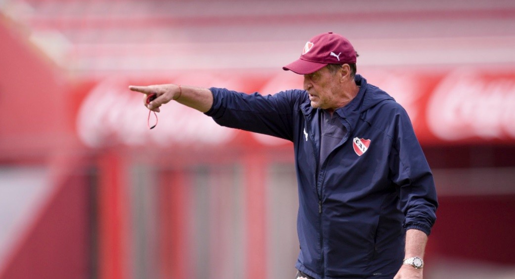 "El penal que inventó Vigliano contra Racing me provocó tal estrés que tuve covid", dijo Falcioni | Deportes