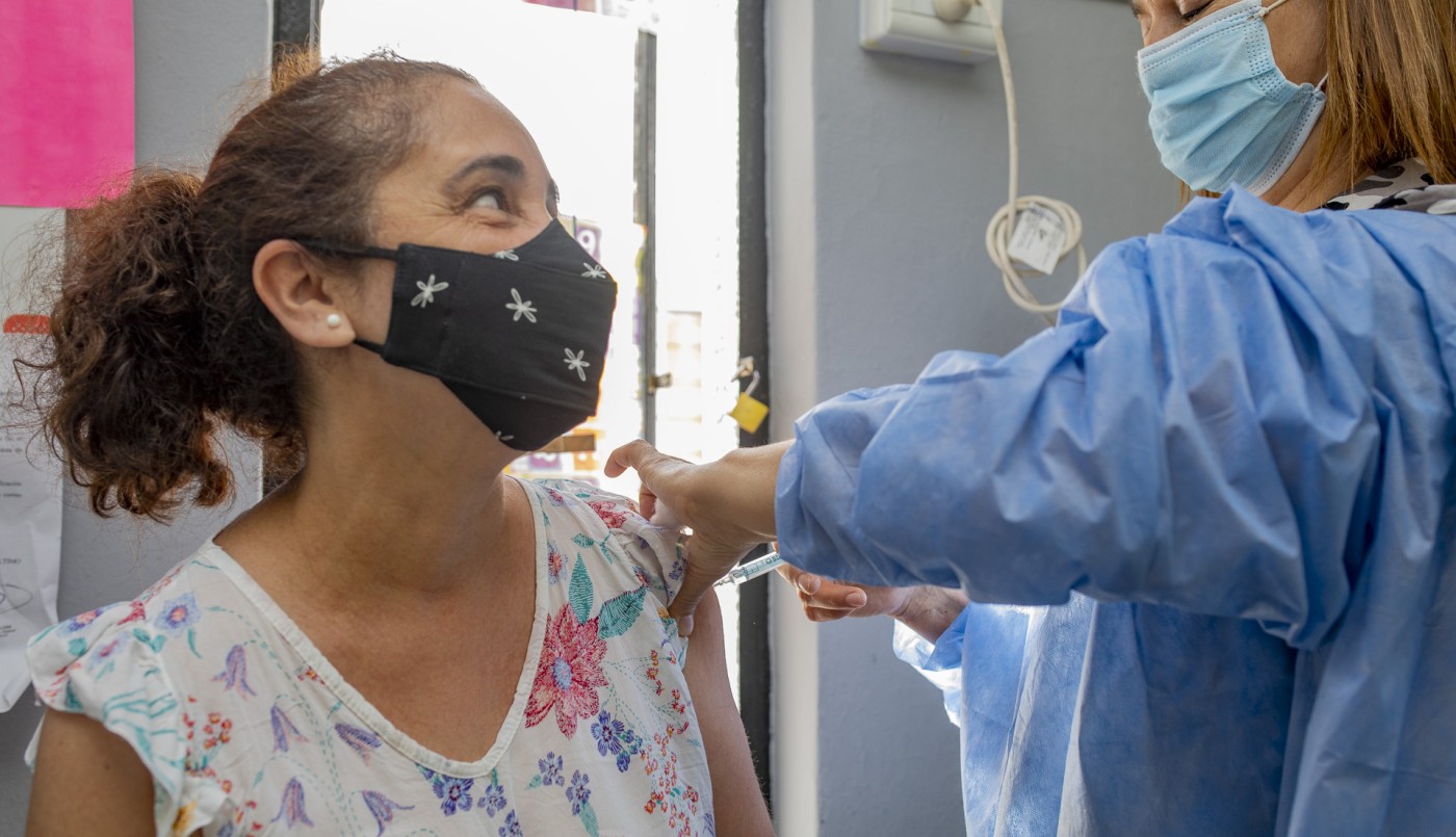 Cómo serán los ensayos que buscan vacuna única contra coronavirus, gripe y bronquiolitis | Información General