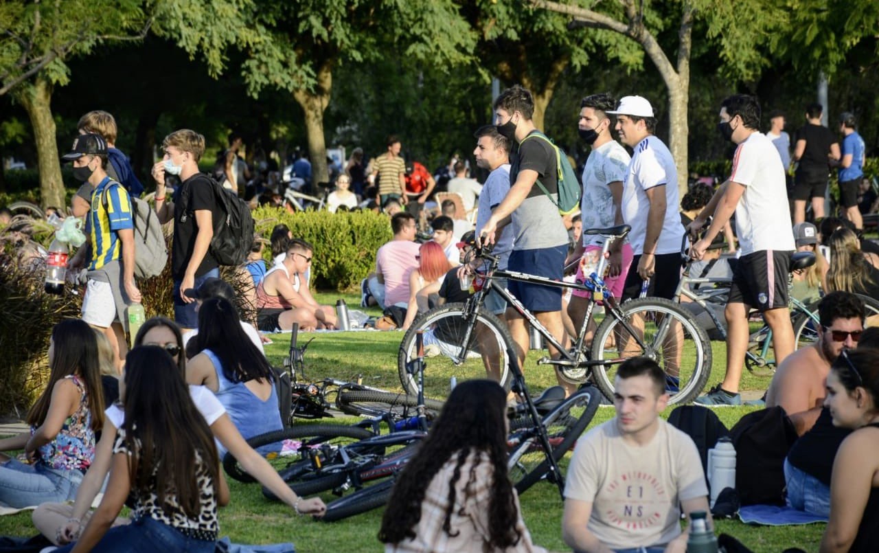 Los parques de Rosario lucieron repletos de gente el fin de semana | Rosario y la región