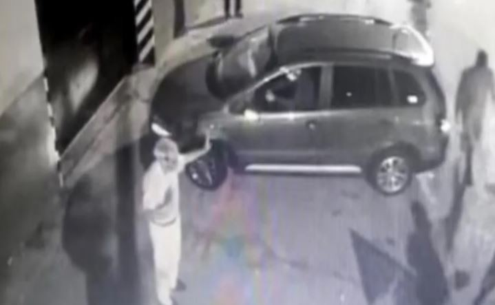 Cuatro delincuentes armados le robaron el auto a una pareja de jubilados en Lanús | Tecnología