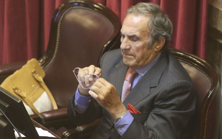 Internaron al senador nacional Carlos Reutemann | Política