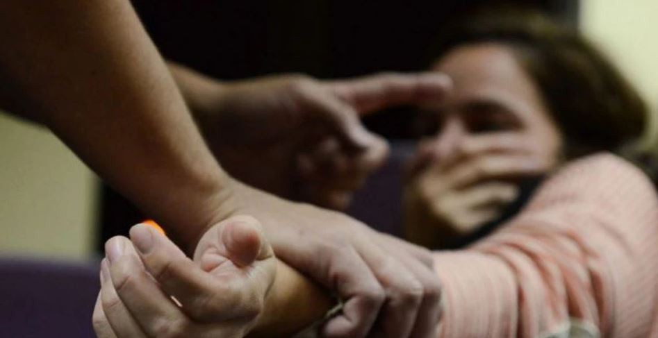 Un policía de consigna abusó de una mujer con discapacidad: fue condenado a 10 años de prisión | Información General