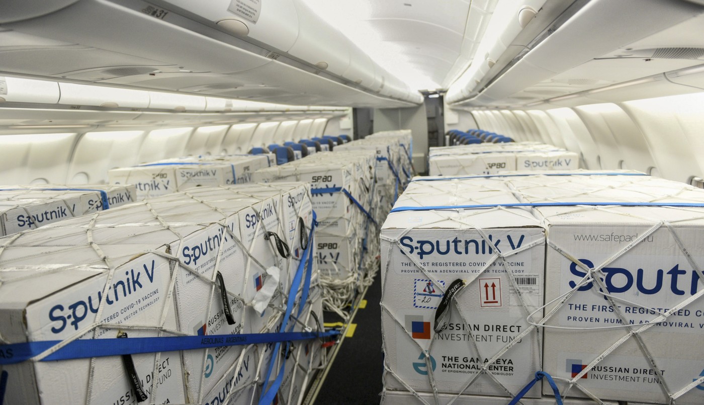 Regresa el avión desde Rusia con otras 500 mil dosis de la vacuna Sputnik V | Información General