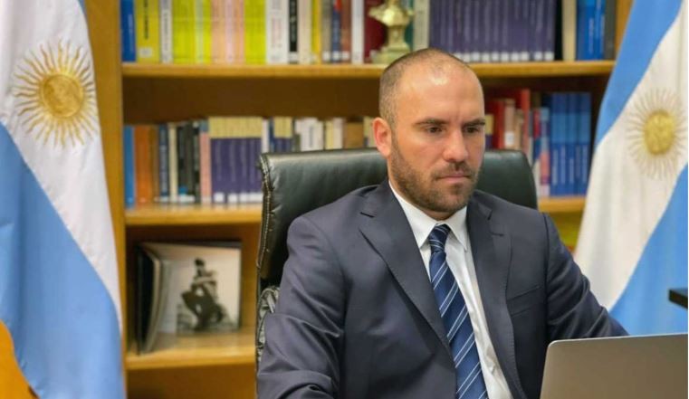 Guzmán necesita cubrir fuertes vencimientos de deuda en mayo | Economía y negocios