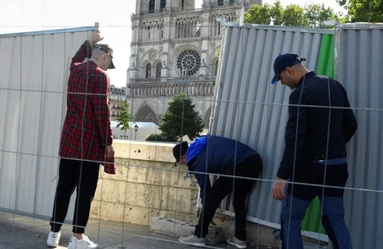 Cerraron la plaza de Notre Dame en París por su alta concentración de plomo | Internacionales