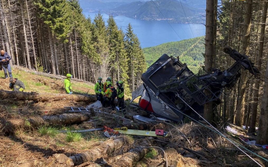 Nueve muertos y dos niños heridos de gravedad por la caída de un teleférico en Italia | Internacionales