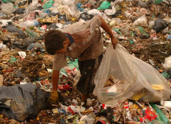 Tres hermanitos que comían de la basura fueron rescatados en barrio Sargento Cabral | Información General
