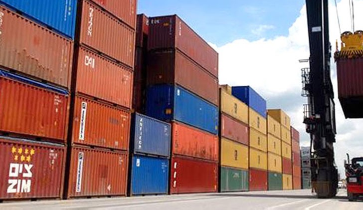 Rematarán 7.700 botellas de whisky, tequila y licor que la “mafia de los contenedores” intentó entrar de contrabando al país | Política