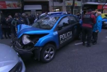 Intentó eludir a la policía con un auto de alga gama, huyó y, tras una persecución, terminó chocando | Tecnología