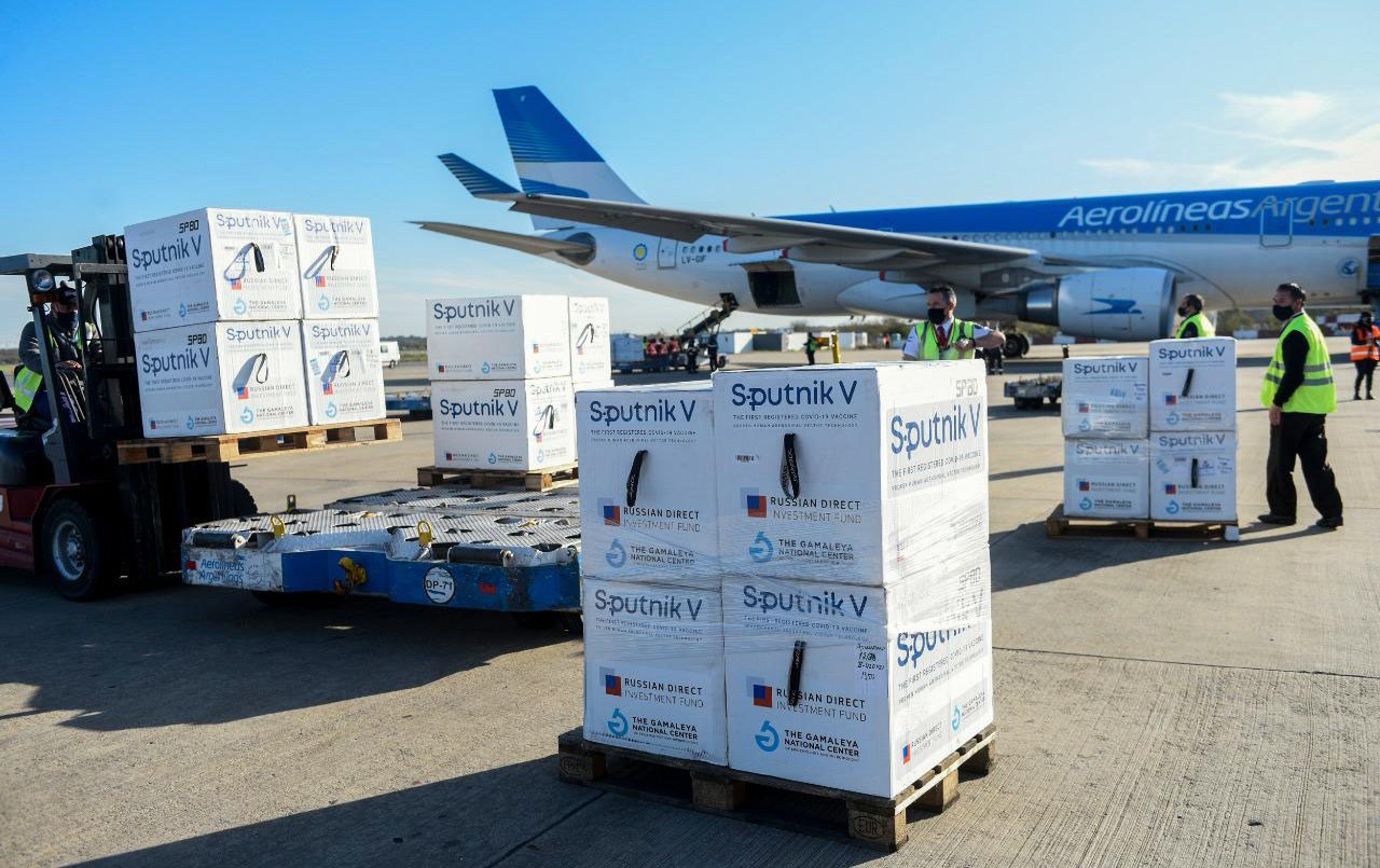 Sputnik V: llegó el principio activo para para fabricar la vacuna en Argentina | Información General