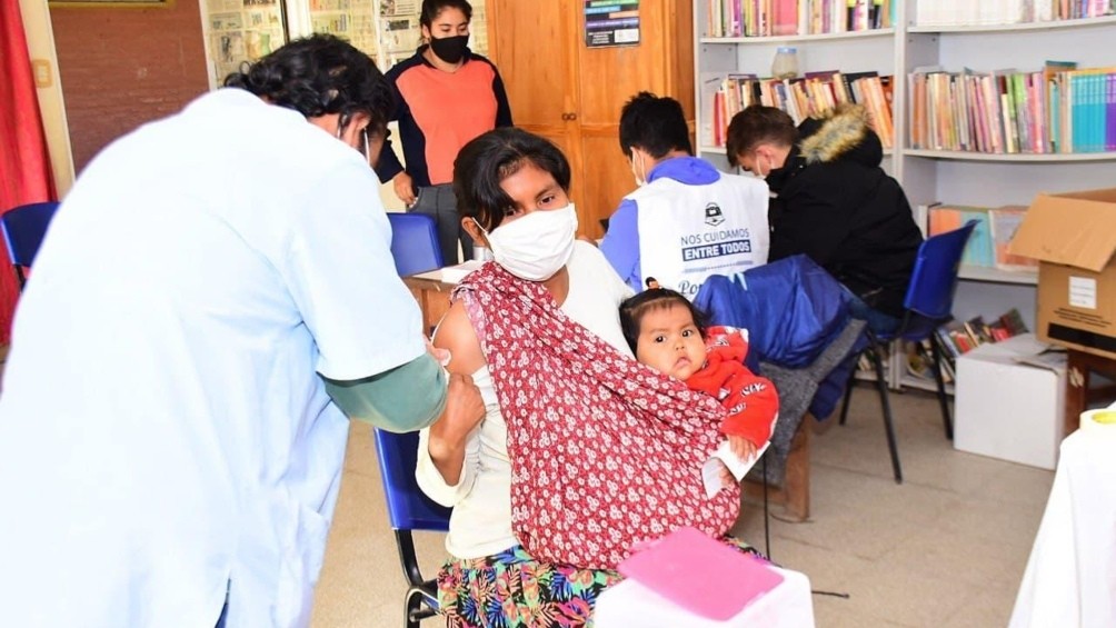 Cerca del 30% de la población ya recibió la primera dosis de la vacuna contra el coronavirus | Información General