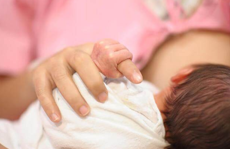 Policías reanimaron a un bebé que se encontraba sin signos vitales | Información General