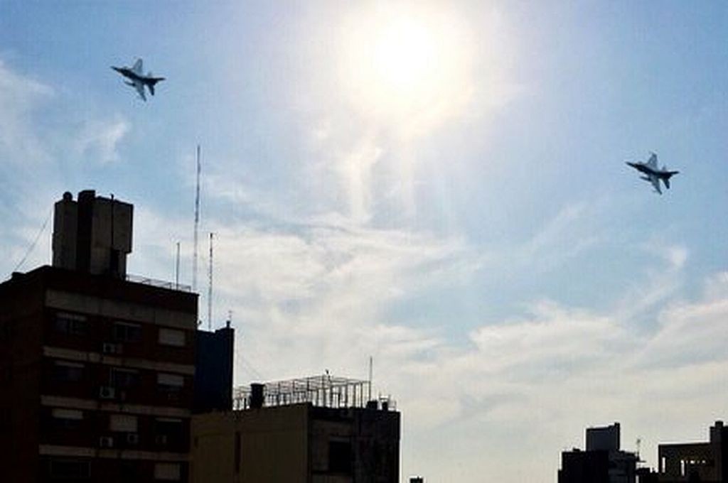 Día de la Bandera: aviones practicarán este viernes en el cielo rosarino | Rosario y la región