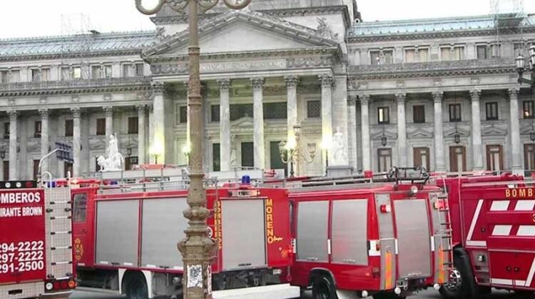 Promulgan la ley de fortalecimiento de asociaciones de bomberos voluntarios | Servicios