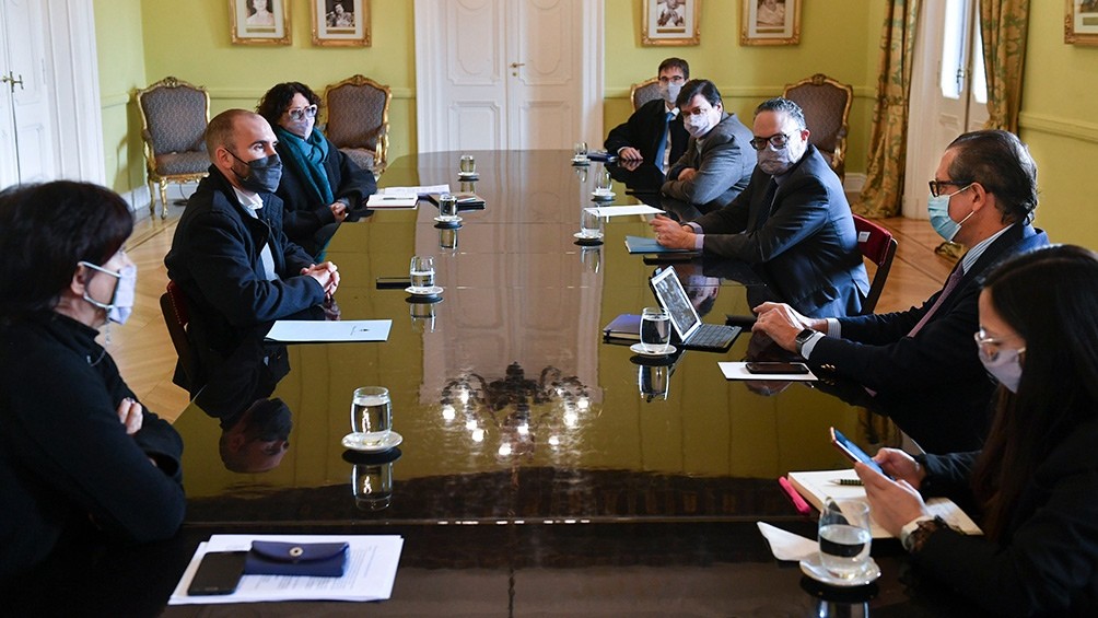 Extienden el reintegro del 15% en compras para jubilados y beneficiarios de planes sociales | Servicios