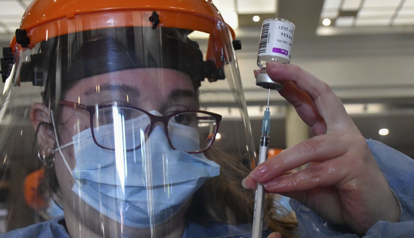 Los casos de coronavirus descendieron un 40% el último mes en la Argentina | Información General