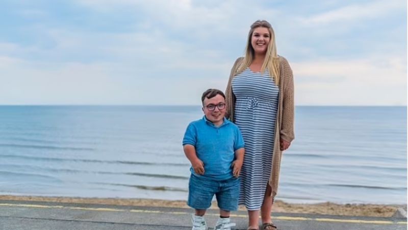 Una pareja entra en los récord Guinness por tener la mayor diferencia de altura del mundo | Tecnología